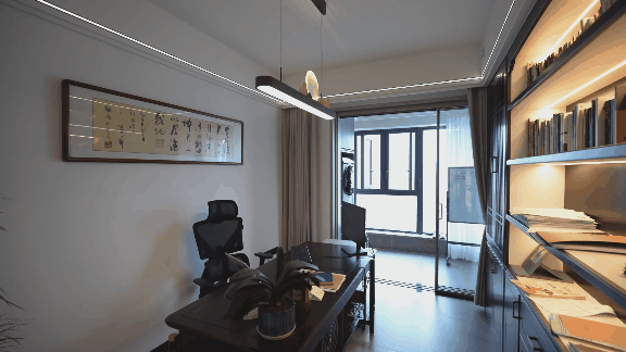 书房走到生活阳台实拍1.gif